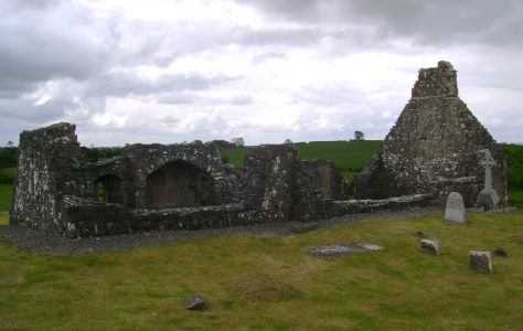 Cruicetown Cemetery, Church and Motte