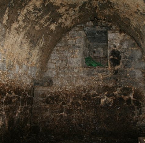 Amoganmore Castle: Arch over ground floor | Joseph Lennon