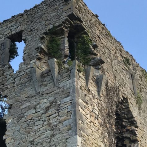 Ballyallinan Castle: Close-up of destroyed box-machicolation (or bartizan) | Joseph Lennon