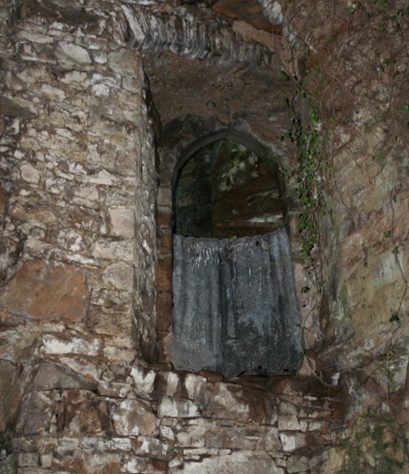 Ballyguileataggle Castle: First floor arched doorway | Joseph Lennon