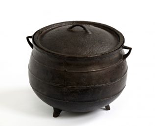 Object No. 81 Empty cooking pot, nineteenth century | National Museum of Ireland - Country Life
