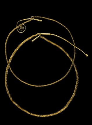 Object No.10 Tara torcs, c.1200BC | National Museum of Ireland - Archaeology